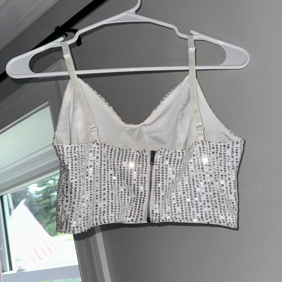 Top - Picture 2 of 2